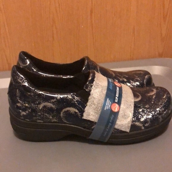 Easy works by easy street nursing shoes size 7W - Picture 2 of 8